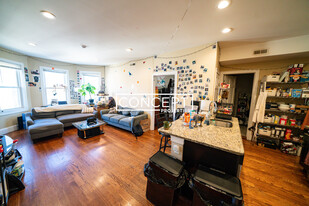 10 Bickford Ave, Unit 3 Apartamentos