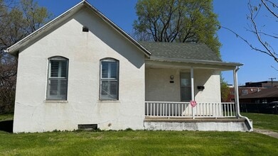 409 W Carpenter St in Springfield, IL - Building Photo - Building Photo