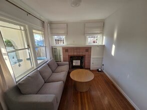 3916 Quigley St in Oakland, CA - Foto de edificio - Building Photo