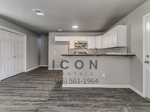 7409 Kings Manor Ct in Oklahoma City, OK - Building Photo - Building Photo