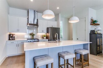 5515 Bryan Pkwy in Dallas, TX - Building Photo - Building Photo