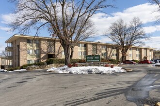 Holly Hill Condominiums in District Heights, MD - Building Photo - Building Photo