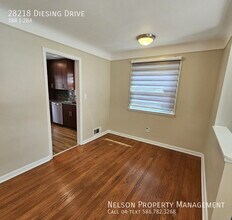 28218 Diesing Dr in Madison Heights, MI - Building Photo - Building Photo