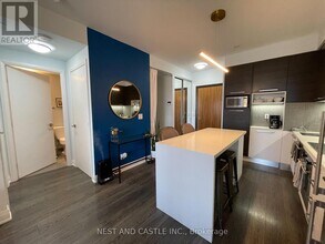 36 Park Lawn Rd in Toronto, ON - Building Photo - Building Photo