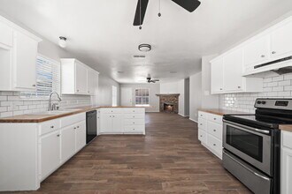 6201 5th St in Lubbock, TX - Building Photo - Building Photo