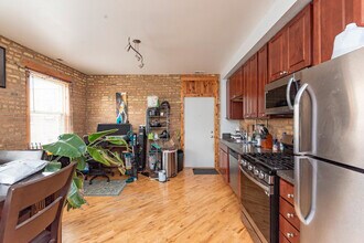1622 W Columbia Ave in Chicago, IL - Building Photo - Building Photo
