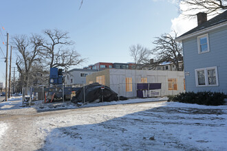 College Apartments in Minneapolis, MN - Building Photo - Building Photo