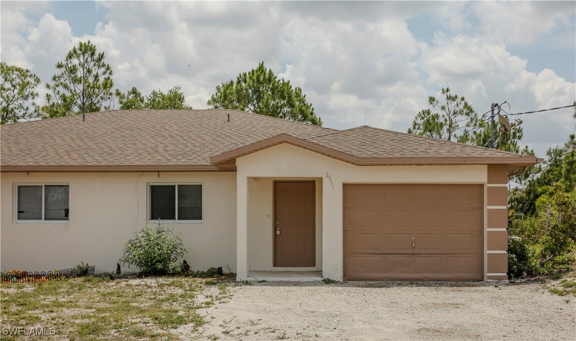 2511 Hightower Ave S in Lehigh Acres, FL - Building Photo