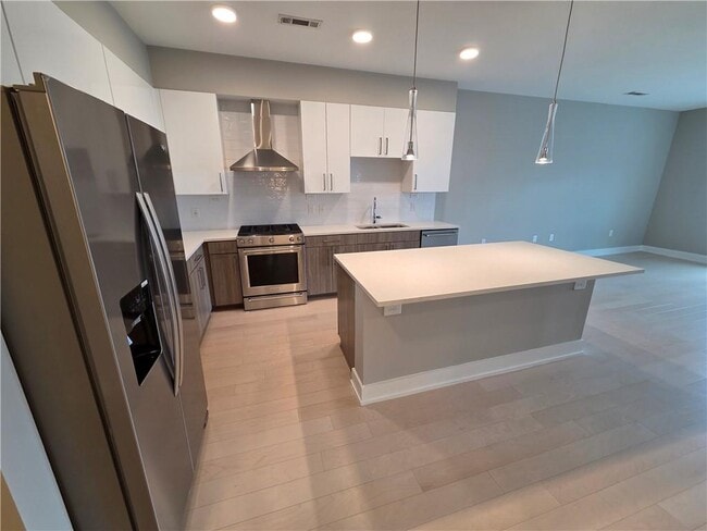 property at 775 Juniper St NE