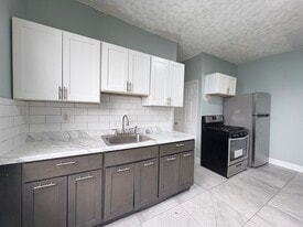 202 Ridgewood Ave, Unit 3R in Newark, NJ - Building Photo