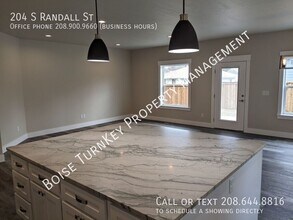 204 Randall St in Boise, ID - Foto de edificio - Building Photo