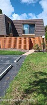 3218 Vista Oaks Cir NE in Palm Bay, FL - Building Photo