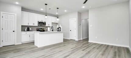 9812 Nedwald St in Houston, TX - Building Photo - Building Photo