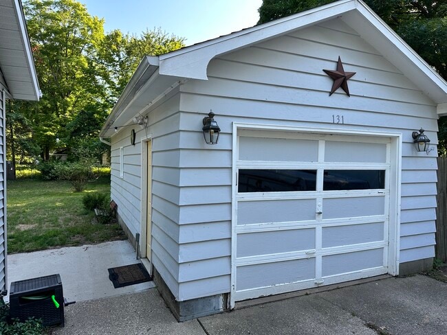 131 Ida St in Allegan, MI - Building Photo - Building Photo