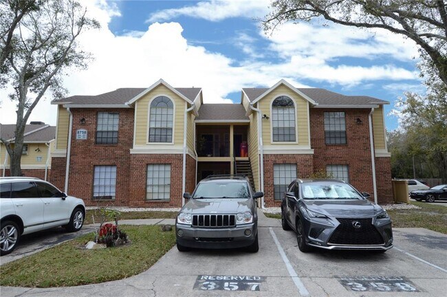 8758 Mallard Reserve Dr in Tampa, FL - Building Photo - Building Photo