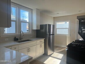 331 S Ave 56 in Los Angeles, CA - Building Photo - Building Photo