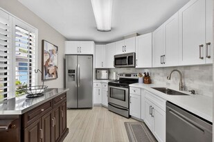 406 Harbour Pointe Way in Greenacres, FL - Building Photo