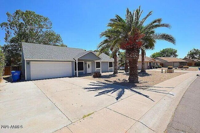 6431 E Sandra Terrace in Scottsdale, AZ - Building Photo - Building Photo