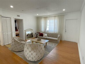 1960 Biarritz Dr in Miami, FL - Building Photo - Building Photo
