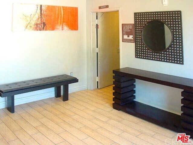 11925 Kling St-Unit -206 in Los Angeles, CA - Building Photo - Building Photo