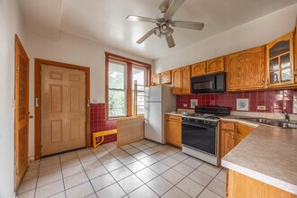 2842 W Augusta Blvd in Chicago, IL - Building Photo - Building Photo