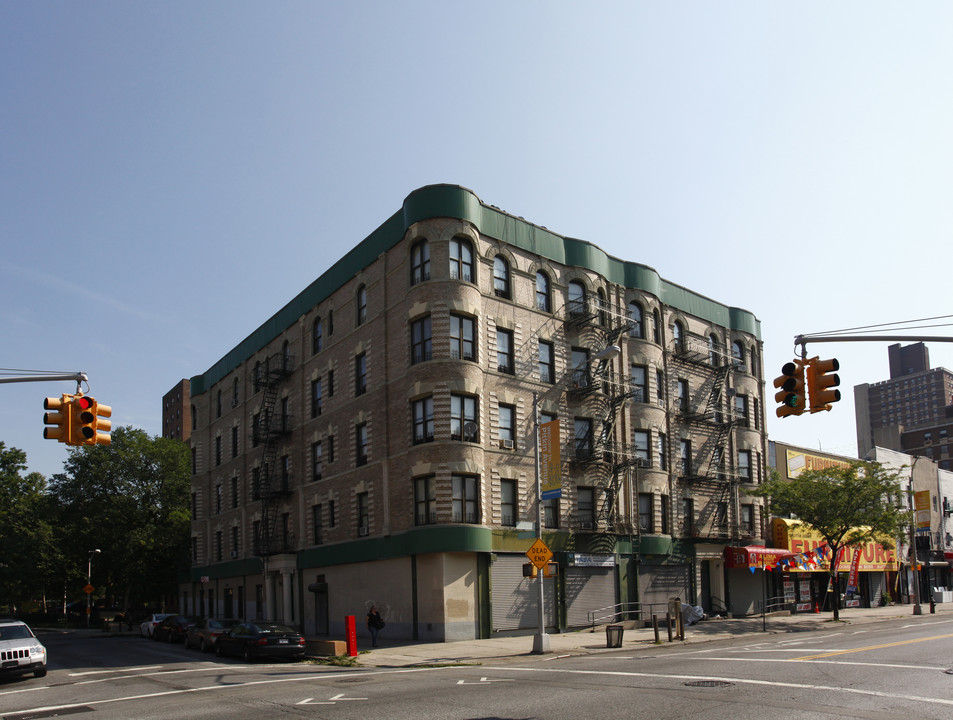 1741 Pitkin Ave in Brooklyn, NY - Foto de edificio