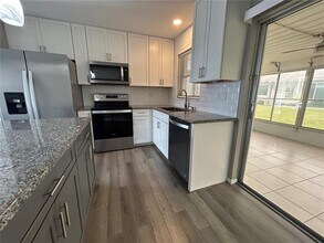 8521 Pickwick Rd in North Port, FL - Foto de edificio - Building Photo