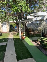 1233 22nd St, Unit 1233 22nd st Unit b in Santa Monica, CA - Building Photo - Building Photo