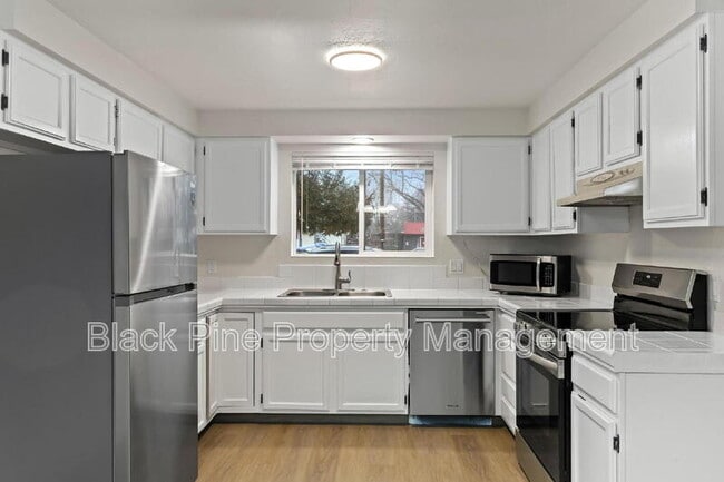 property at 1937 S Owyhee St