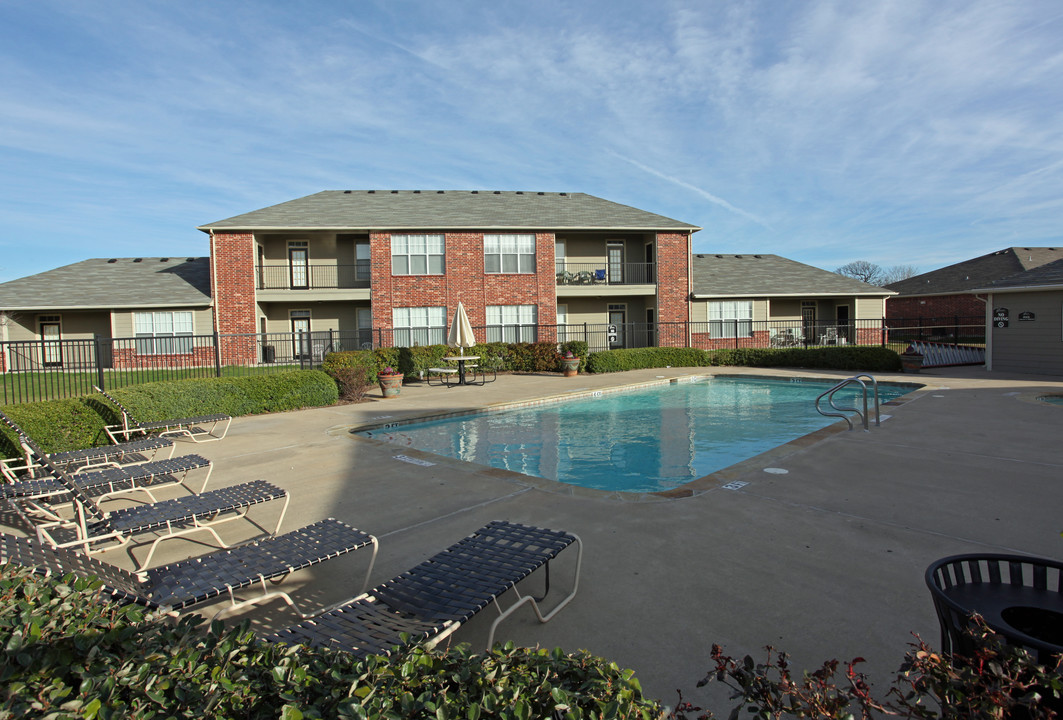 Grace Townhomes in Ennis, TX - Foto de edificio