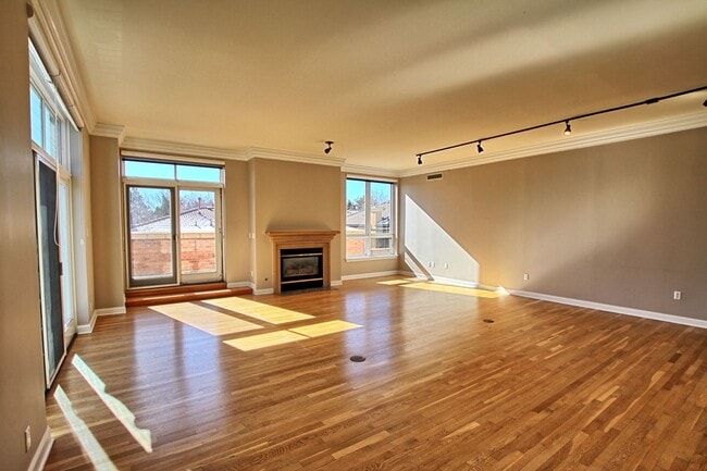 2400 E Cherry Creek S Dr in Denver, CO - Building Photo - Building Photo