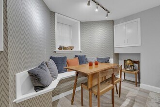 14 Auburn St, Unit A in Boston, MA - Foto de edificio - Building Photo