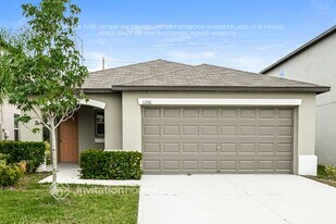 11266 Riley Pines Cir in Gibsonton, FL - Building Photo