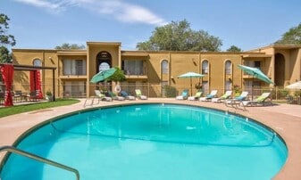 Casa Tierra in Albuquerque, NM - Building Photo