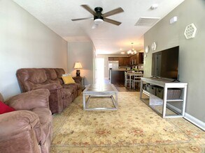 364 Sam Houston Cir in Clarksville, TN - Building Photo - Building Photo