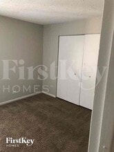 30W118 Maplewood Dr in Warrenville, IL - Building Photo - Building Photo