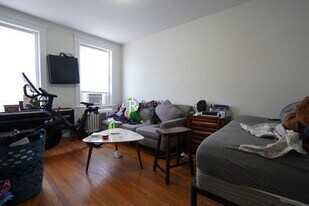 40 Quint Ave, Unit 15 in Boston, MA - Building Photo