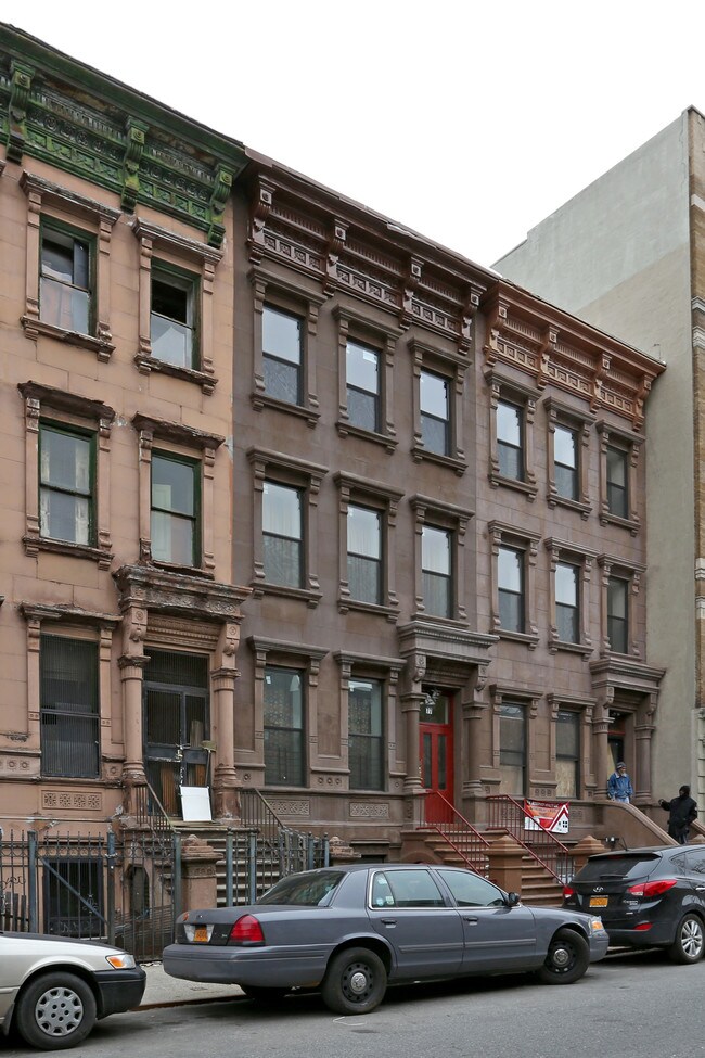77 W 118th St in New York, NY - Building Photo - Building Photo
