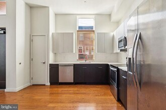 824 E Thompson St in Philadelphia, PA - Building Photo - Building Photo