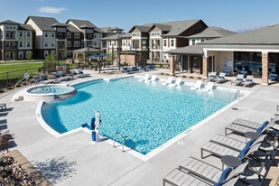 Fox Bridge on Union in Colorado Springs, CO - Building Photo