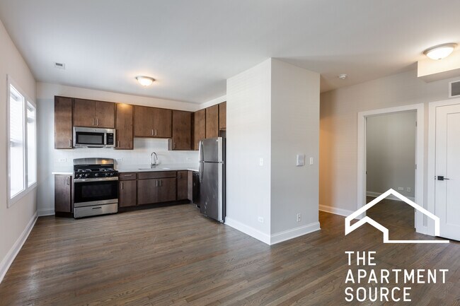 3407 W Fullerton Ave, Unit 3