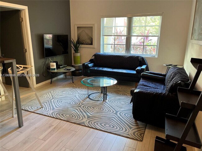 1450 Meridian Ave in Miami Beach, FL - Building Photo - Building Photo