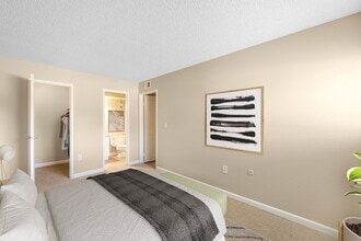 Bella Terra at City Center Apartments in Aurora, CO - Building Photo - Building Photo