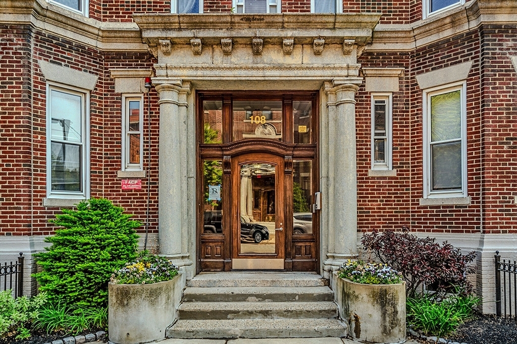 108 Jersey St in Boston, MA - Building Photo