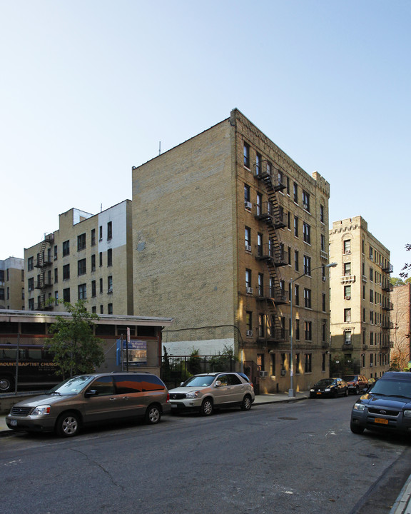 25 Hillside Ave in New York, NY - Building Photo