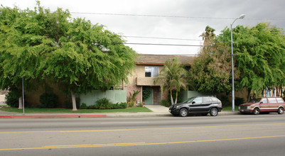 13825 Vanowen in Van Nuys, CA - Building Photo - Building Photo