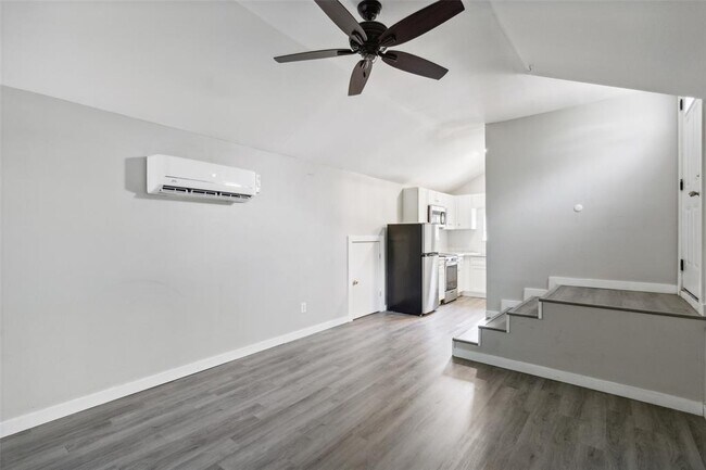 5839 Goliad Ave, Unit Garage Apartment