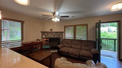 121 Village Dr in Gatlinburg, TN - Building Photo - Building Photo