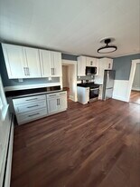 38 Liberty St, Unit 2 in Plymouth, MA - Building Photo