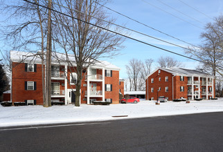 8073-8077 Forest-lake Dr in Youngstown, OH - Building Photo - Building Photo